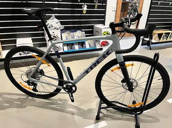 Trek Checkpoint ALR 5 Gravelcykel