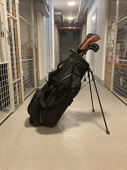 Golf bag 7 fack vattentät 1200:-