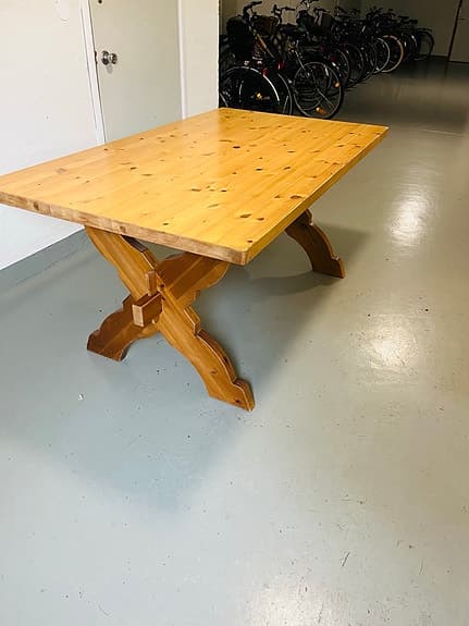 Furu matbord Massivt