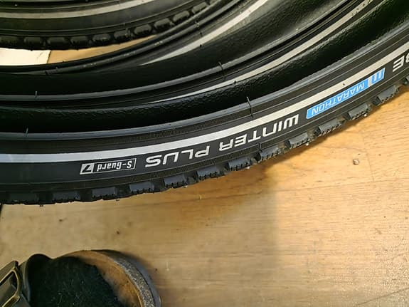 Dubbdäck till elcykel Schwalbe marathon Winter Plus Vinterdäck 28 tum
