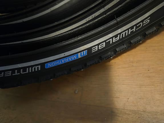 Dubbdäck till elcykel Schwalbe marathon Winter Plus Vinterdäck 28 tum