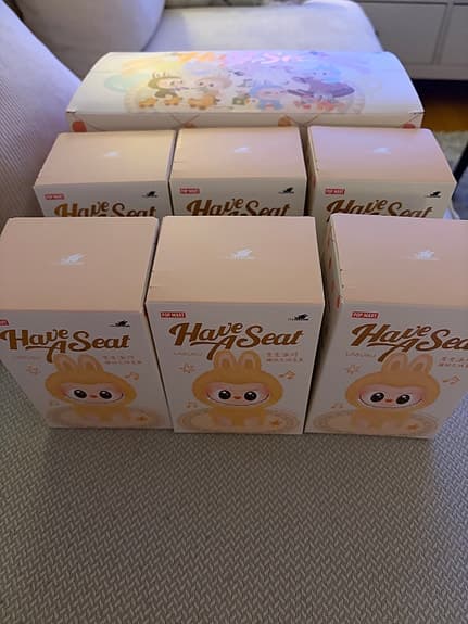 Have A Seat Labubus, helt nya i kartong!