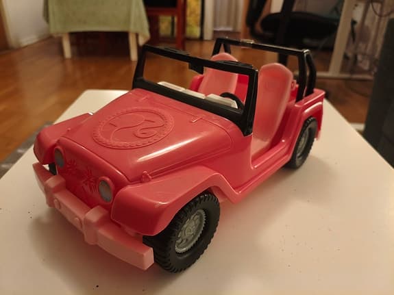 Rosa Barbie-jeep i fint skick