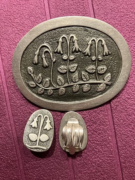 Smycke i tenn av Erik Fransson