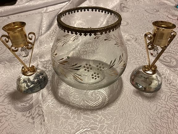 2 Ljusstakar,  1 Ljuslykta