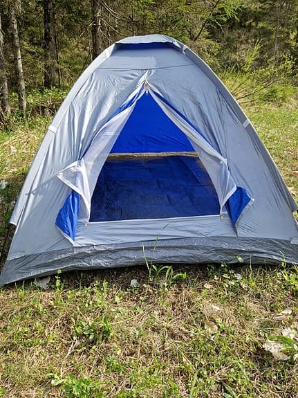Lightweight tent for mountaineering and bikepacking