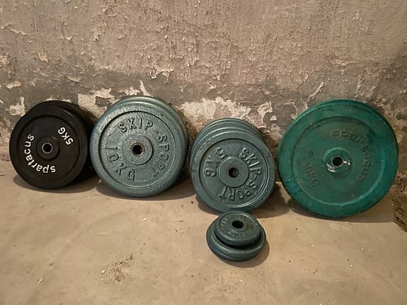 vikter + träningsställ (74kg+ skivstång)