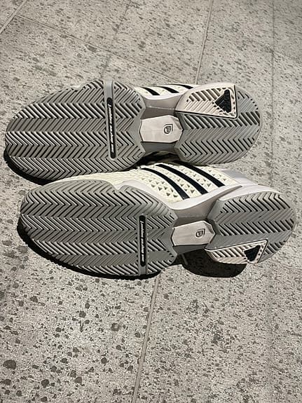 Adidas tennisskor mkt bra skick