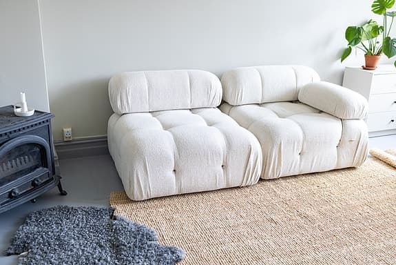 Trendig soffa från Sleepo (Blanca)