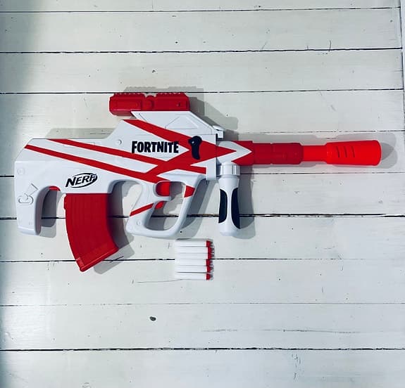 Nerf Fortnite gevär – mycket fint skick + pilar