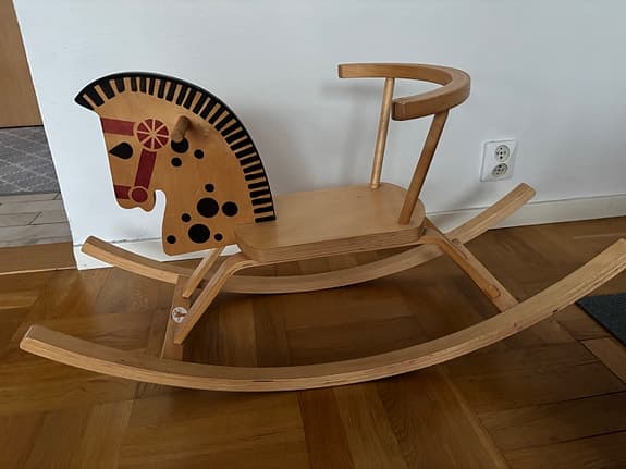 Gunghäst i trä