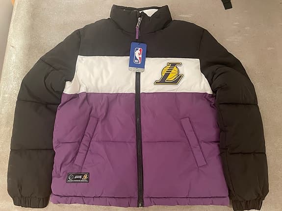 LA Lakers basket ryggsäck och fodrad jacka