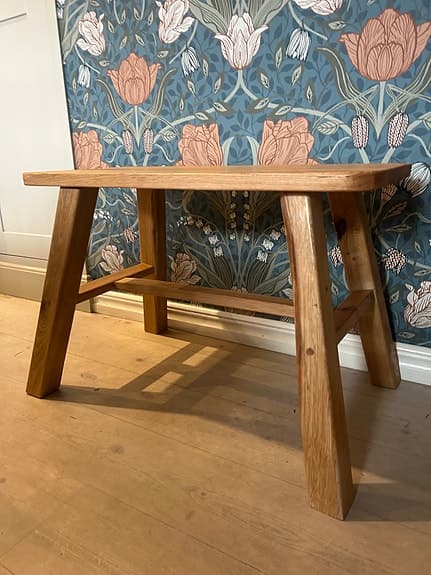 Handgjord ekpall i massiv ek