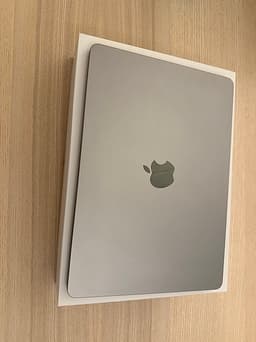 Apple MacBook Air M2 - Rymdgrå