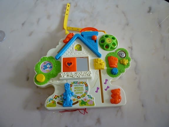 Fisher-Price aktivitetsleksak i form av hus