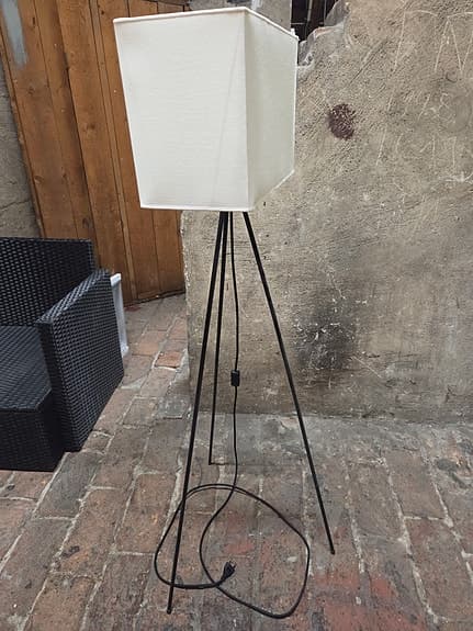 Trebent lampa från Umage