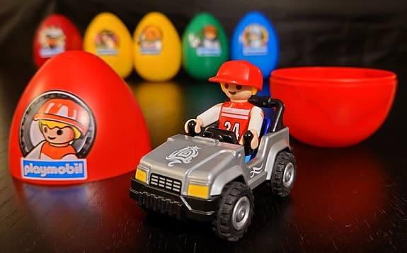 Playmobil påskägg 9501 🐣🔴 – rött ägg med pojke & silverfärgad bil (fint skick)