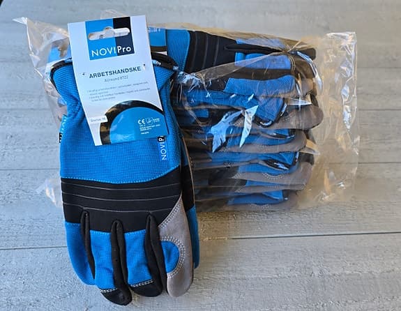 12 par HELT NYA arbetshandskar till ett riktigt bra pris!