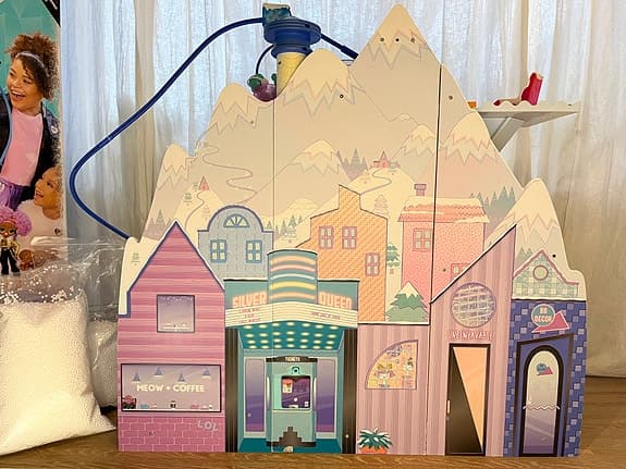 Dockhus: Lol Surprise Winter Disco Chalet