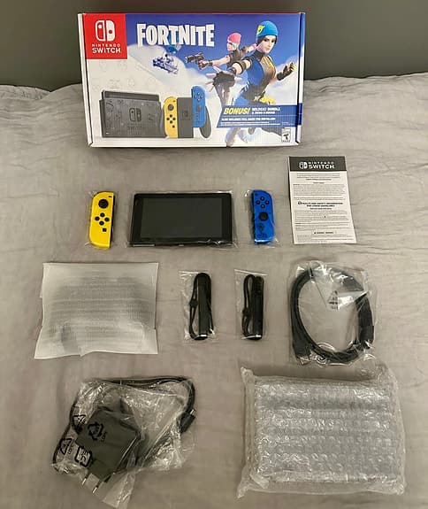 Nintendo Switch Wildcat Fortnite Bundle