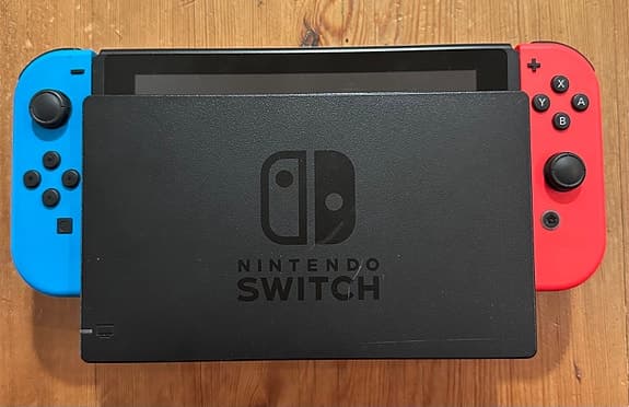 Nintendo Switch (2019, V2)