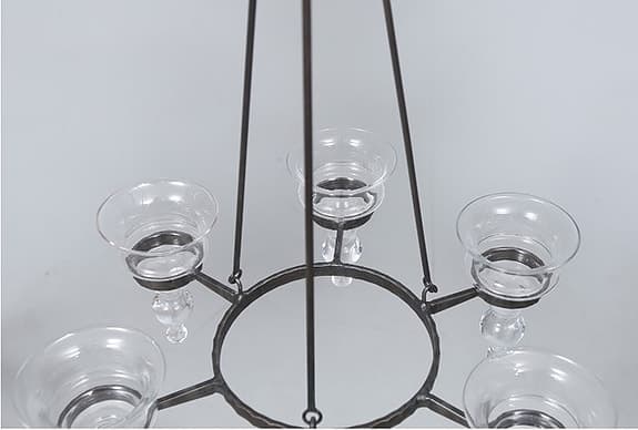 BERTIL VALLIEN. LJUSKRONA, smide och 6st ljushållare -glaskupor