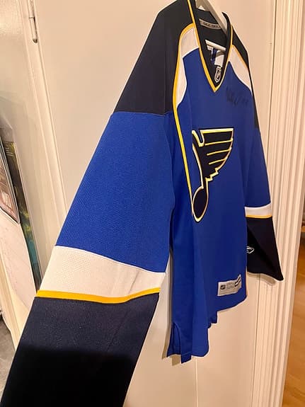 St Louis Blues - Signerad matchtröja - Patrik Berglund