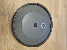 iRobot Roomba i3 i robot i fint skick
