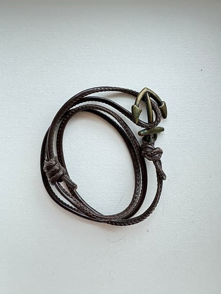 Armband med ankardetalj – justerbart läderband