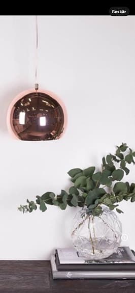 Taklampor och bordslampa