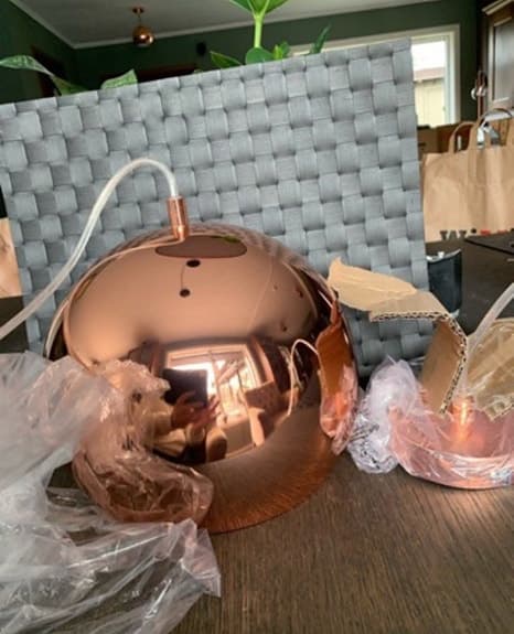 Taklampor och bordslampa