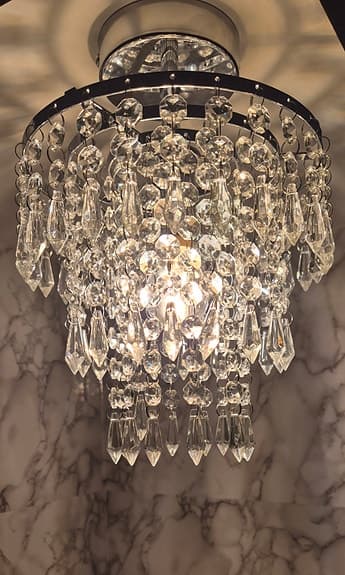 Modern kristallkrona – Lyxig taklampa för ett glamoröst hem