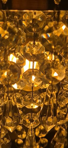 Modern kristallkrona – Lyxig taklampa för ett glamoröst hem