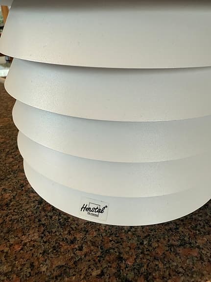 Herstal taklampa. Lamella pendant white.