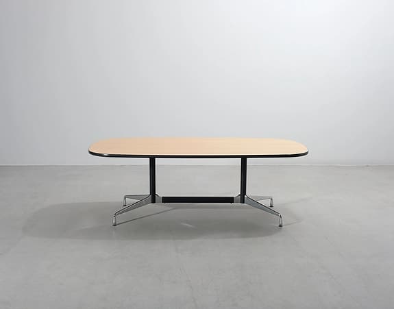 Vitra Eames Segmented Table