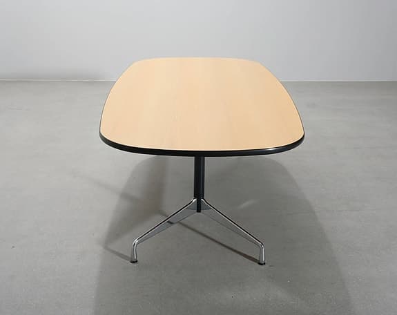 Vitra Eames Segmented Table