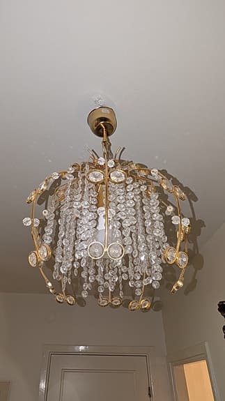 Kristallampa i mässing, taklampa i gulmetall