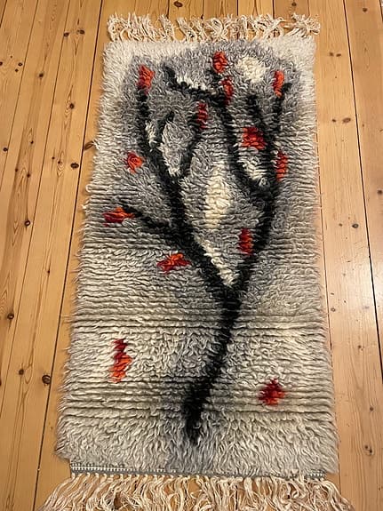 Väggprydnad - vacker handknuten ryamatta