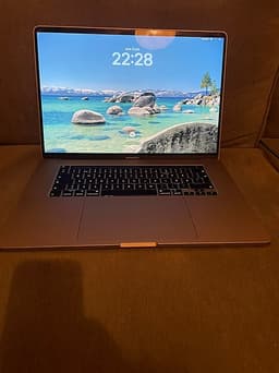 MacBook Pro 2019 i7 2,6Ghz 32 GB Amd Radeon 5300M 4 GB