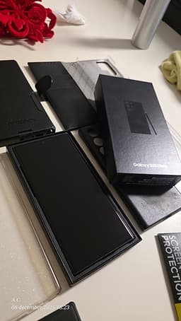 Samsung Galaxy S23 Ultra 512 GB  och 12 GB RAM-minne. Modellen är Phantom Black