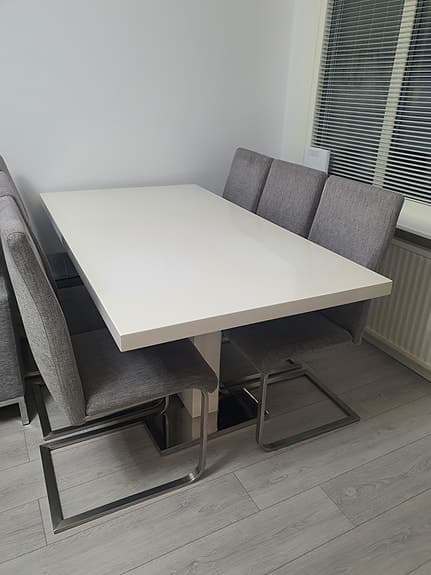 Förlängningsbar Matgrupp 180-220 cm med 6 Stol