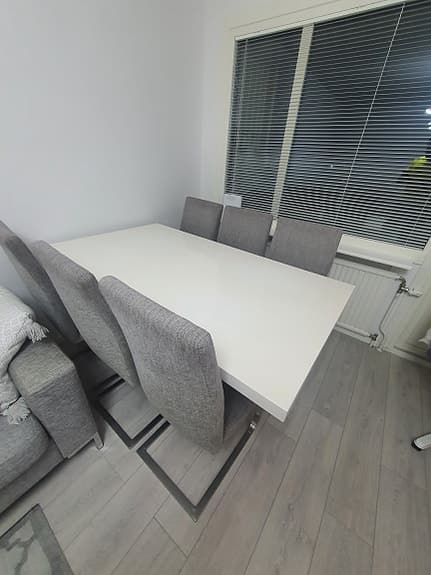 Förlängningsbar Matgrupp 180-220 cm med 6 Stol