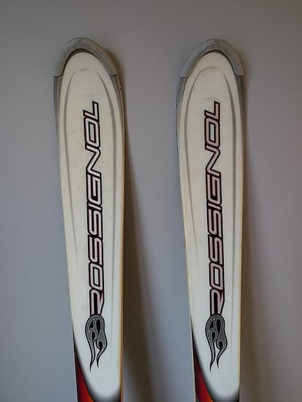 Rossignol Bandit B1  176cm inkl stavar och skidfordral.