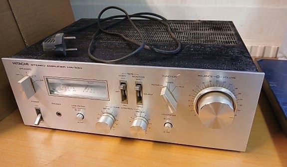 Hitachi HA-330 Stereo förstärkare
