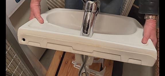 Handfat med blandare, tvättställ