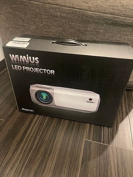 Ny projektor - WiMiUS W1 LED, WiFi/Bluetooth, 4k , oöppnad julklappstips