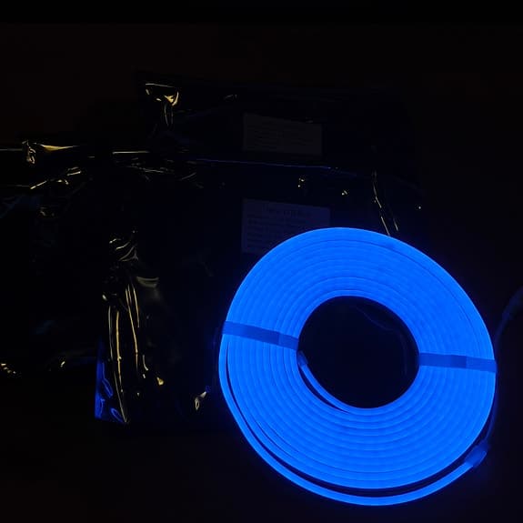 LED-neon 20 meter (4x 5 meter Blå färg eller välj från 12 olika färger)