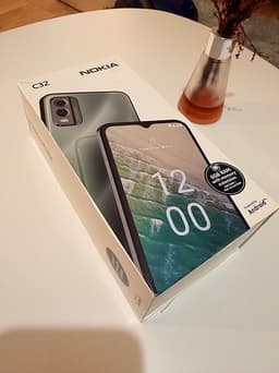 Nokia C32 smartphone