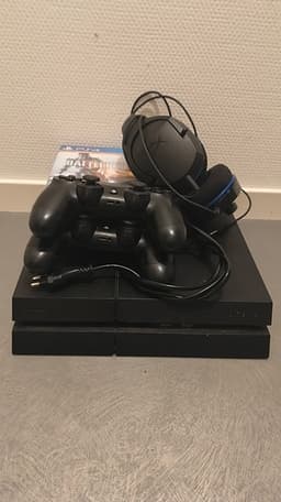 Playstation 4 Flat i gott skick!