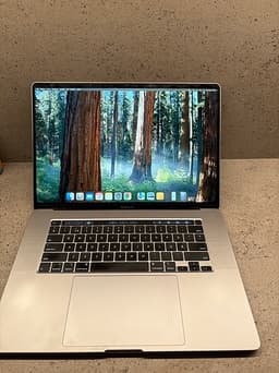 Apple MacBook Pro 16 tum 2019 bärbar dator